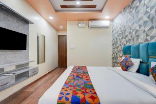 FabHotel Raas Plaza - 1