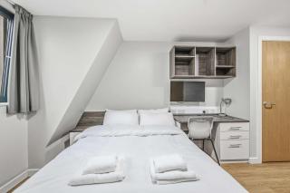 Modern Budget Double Studio in Central Nottingham - 4