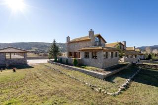 Anemos Mountain Villa - A Perfect Mountain Retreat - 4