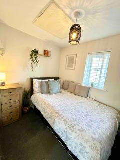 House in Swadlincote, Derbyshire - 5