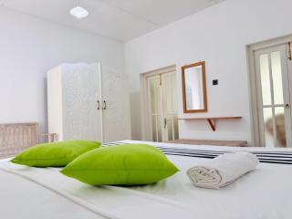 Mahagedara Dickwella - 8