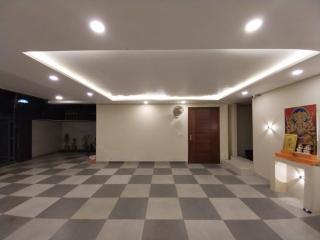 Stylish Luxury Apartment, Modern & Prime Location - 2