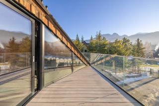 Luxury Apartment in Kościelisko with Mountain View and Air Conditioned Living Room by Renters Prestige - 9