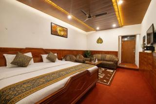 Boutique Tribhuwan Hill View Hotel Free Wifi and Parking Facilities - Best Services - Prime Location- Premium Hotel In Ranikhet - 1