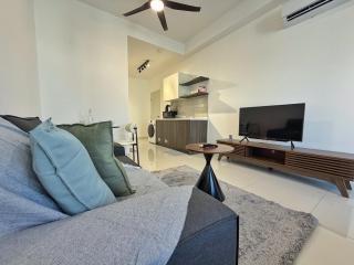 Majestic Modern Studio Suites with Infinity Pool - 6