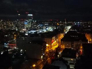 Urban Apartments Global Loft 17th Floor No 17 - Free Garage - Self Check-in - No deposit - 7