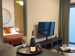 Urban Apartments Global Loft 17th Floor No 17 - Free Garage - Self Check-in - No deposit - 5