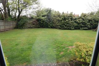 Bracknell 2 Bed Apartment with Parking - 1