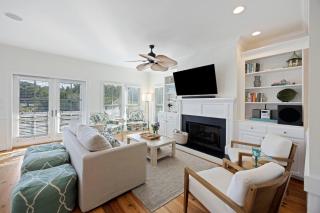 YH13: 13 Yacht Harbor - 9