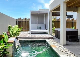 Villa avec Piscine & Jacuzzi privé, à Ste Suzanne - 0