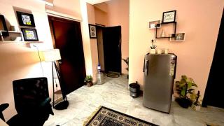 Private Room 2 with elegant living with balcony - 9