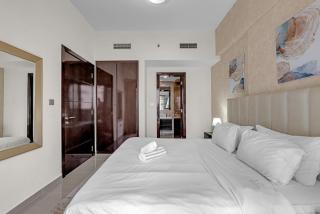 Lavish Apartment in Dubai - 7