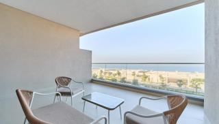 Elegant 1BR with Beach View in Al Zorah - 8