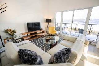 401 - High-End Condo - Incredible View and Pool - 0