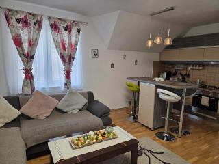 Smiley Apartment - 6