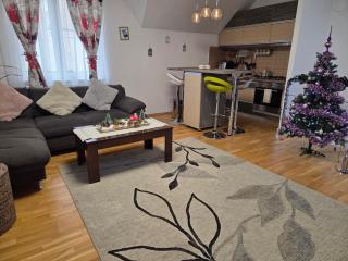 Smiley Apartment - 5