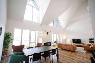 402 - The Penthouse Luxury Condo - View and Pool - 9