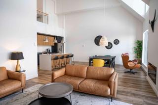 402 - The Penthouse Luxury Condo - View and Pool - 6