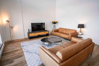 402 - The Penthouse Luxury Condo - View and Pool - 2