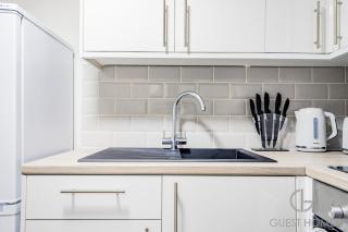 Guest Stays - Bridge Street Studio 3 - 4