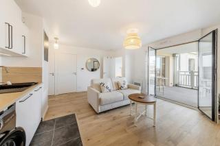 Rozven 1 Bedroom Apartment Balcony - 5