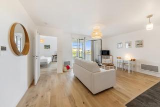 Rozven 1 Bedroom Apartment Balcony - 4