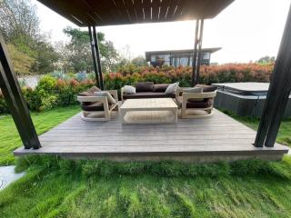 Medlin 2 - Nature-Inspired Luxury cabin with Jacuzzi in Hyderabad by Homeyhuts - 1