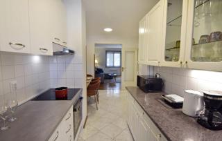 Charming flat close to beach - 8