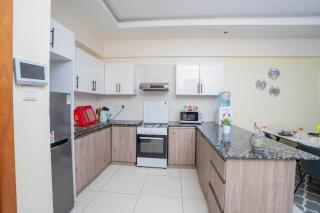 Spacious 2 bedroom In Kilimani with a view gym n pool - 1