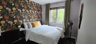 Boho Retreat 3BD Condo Close to Ottawa - 1