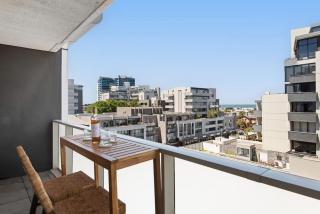 2BR Port Melbourne apt - 2 min walk from beach - 8