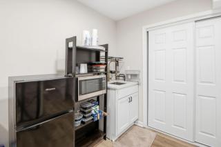 Cultural Comfort Studio Apt Near JHU, MICA, BWI & Downtown - 9