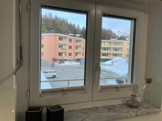 Cosy 3 bedroom Balcony Free parking Fast Wifi - 9