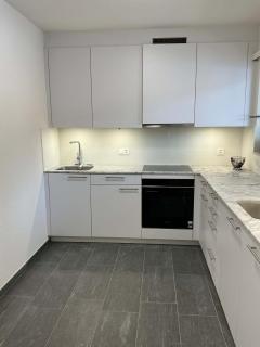 Cosy 3 bedroom Balcony Free parking Fast Wifi - 6