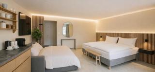 Escala - Family Room - 9