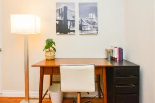 Large Room with Private Entrance in Beverly Hills - 7