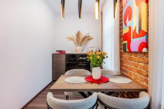 Center Gallery Apartment - 8