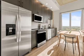 Cozy Channelside 1BR - Near DT With Free Pool & Gym - 2
