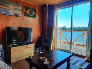 Oceanfront cabin in Calbuco, Isla Patagonia - 0