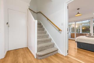 Comfortable 4-BDR House, Sleeps 7, WIFI, Secure Parking - Cambridge - 4