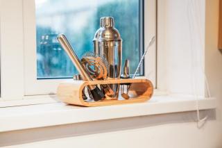 Comfortable 4-BDR House, Sleeps 7, WIFI, Secure Parking - Cambridge - 1