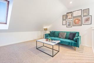 Comfortable 4-BDR House, Sleeps 7, WIFI, Secure Parking - Cambridge - 8