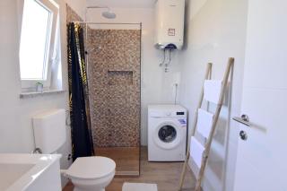 Relaxing holiday home with shared pool - 6