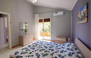 Gorgeous Apartment In Drapia With Swimming Pool - 5