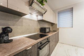 NEW - Only Suites Modern 2-Bedroom Maiosnette with Private heated Jacuzzi by SF Homes - 3