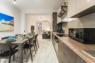 NEW - Only Suites Modern 2-Bedroom Maiosnette with Private heated Jacuzzi by SF Homes - 8