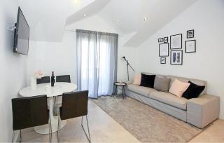 Gorgeous Apartment In Supetar With House Sea View - 9