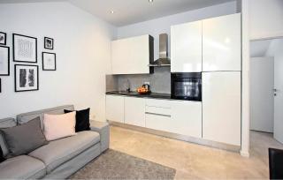 Gorgeous Apartment In Supetar With House Sea View - 4