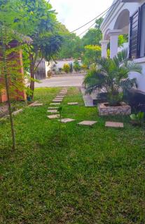 Maison avec Jardin à la Pyrot - 3