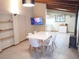 Hermosa casa con patio a una cuadra del lago - 4